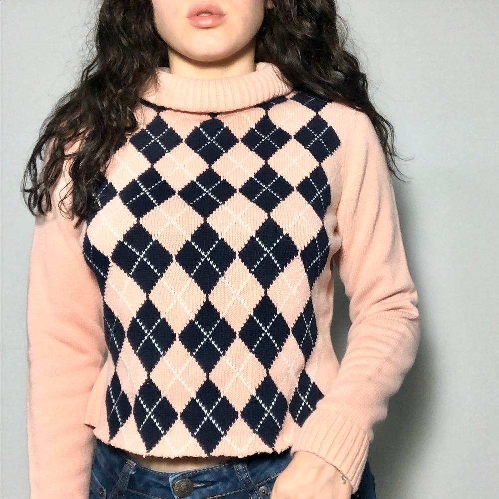 🌹 Villager Turtleneck Sweater